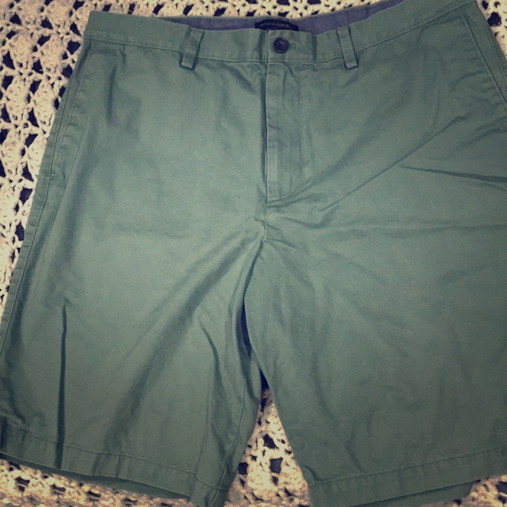 Banana Republic Shorts- Men